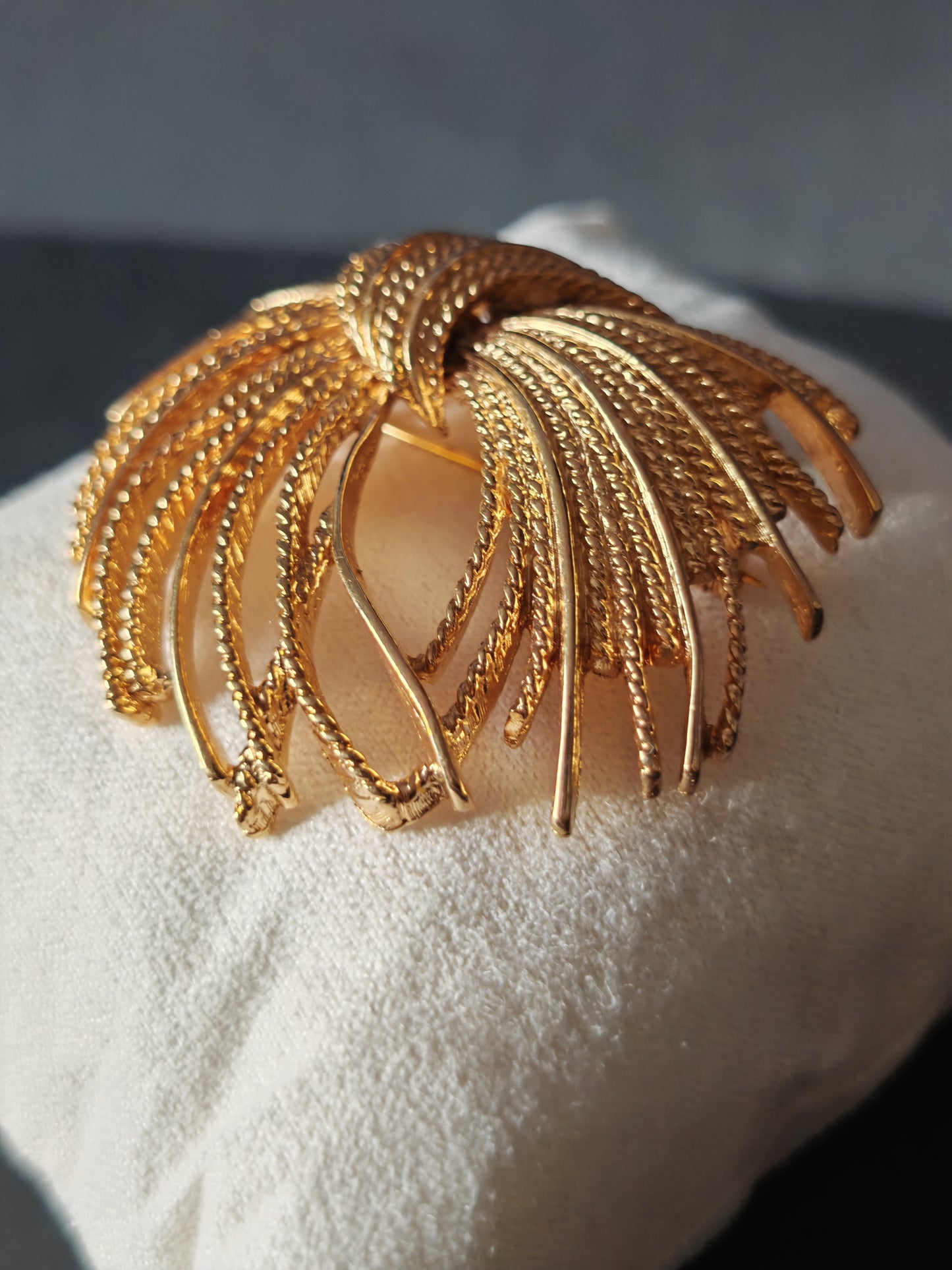 Broche Monet Sunburst plaqué or